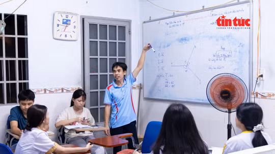 Lớp học miễn phí dành cho trẻ em ở xóm trọ