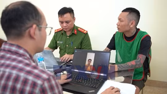 Phá mã 'công xưởng' tội phạm xuyên biên giới 