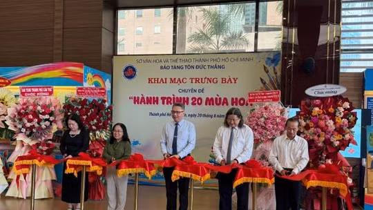 'Hành trình 20 mùa hoa' tưởng nhớ Chủ tịch Tôn Đức Thắng