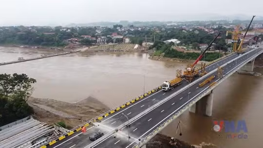 Cầu Phong Châu - công trình biểu tượng của tinh thần vì Nhân dân phục vụ 