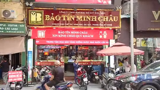 Hết hàng, dừng bán vàng trong ngày đầu áp dụng nghị định mới