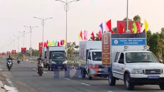 'Loa bầu cử' - Cầu nối đưa thông tin đến cử tri vùng sâu Cà Mau