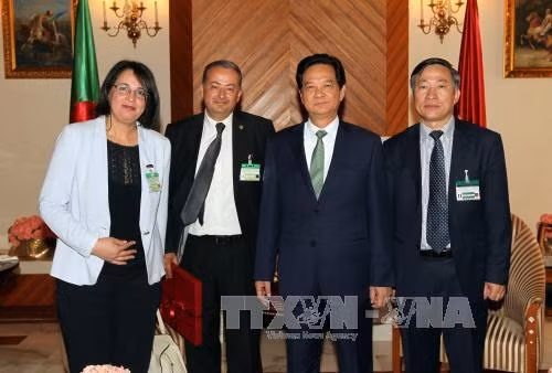 Thủ tướng Nguyễn Tấn Dũng tiếp Nhóm Nghị sỹ hữu nghị Algeria – Việt Nam ảnh 2