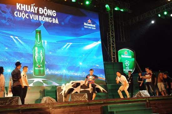  Sôi động "Đại tiệc chung kết UEFA Champions League 2015” ảnh 2