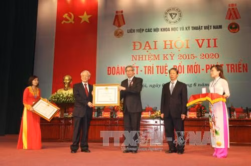 Xây dựng đội ngũ trí thức vững mạnh - nâng tầm trí tuệ dân tộc ảnh 2