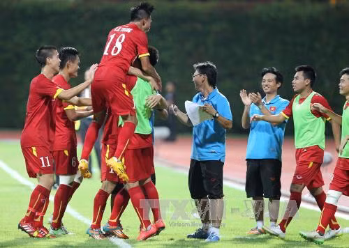 U23 Việt Nam và U23 Thái Lan tiếp tục đua 'song mã' ảnh 1