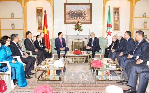 Thủ tướng Nguyễn Tấn Dũng hội đàm với Thủ tướng Algeria ảnh 1