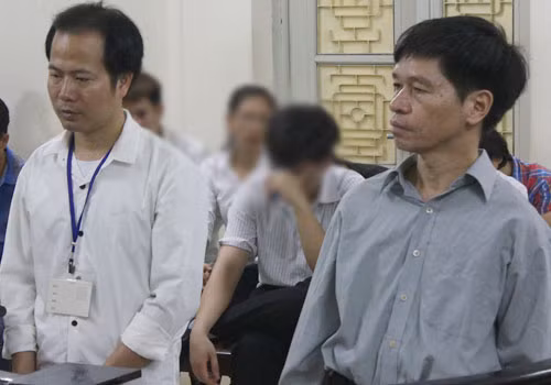 Đóng dấu khống, nguyên trưởng phòng tư pháp huyện ngồi tù ảnh 1