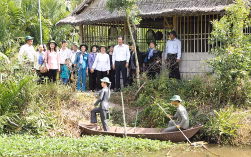 Phát triển du lịch từ những di tích kháng chiến ảnh 1