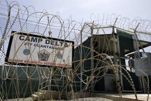Bên trong hàng rào nhà tù Guantanamo ảnh 1