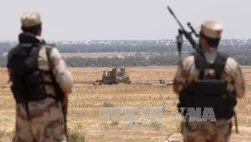 Israel tấn công các căn cứ của Hamas ở Dải Gaza ảnh 1