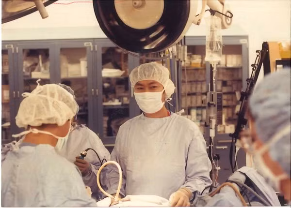 Năm 1992, dàn máy mổ nội soi đầu tiên tại Việt Nam.