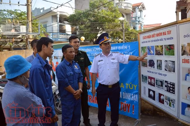 Theo chân các chiến sĩ Cảnh sát biển đi tuyên truyền phòng, chống ma túy ảnh 1