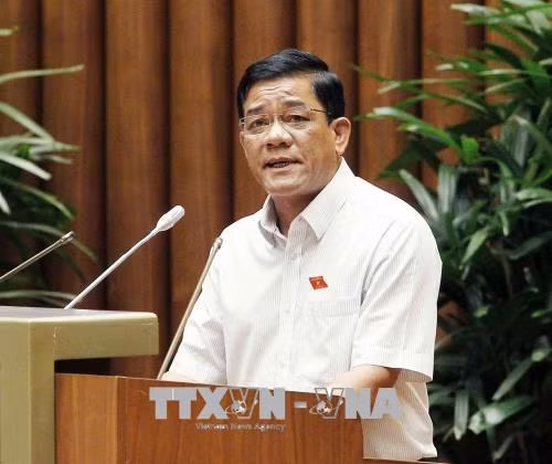 Đại biểu Quốc hội tỉnh Lâm Đồng K'Nhiễu chất vấn. Ảnh: Văn Điệp/TTXVN