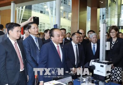Thủ tướng dự buổi trình diễn công nghệ thông minh tại Đại học Laval, Canada ảnh 2