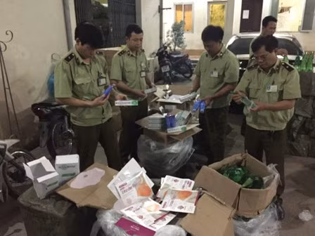 Thu giữ 3.400 tuýp kem đánh răng Sensodyne nhập lậu ảnh 1