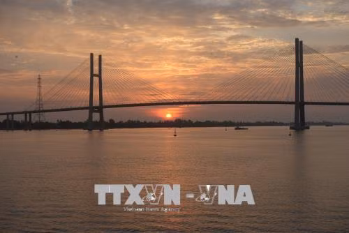 Cầu Cao Lãnh kết nối đôi bờ - Bài 2: Niềm vui lan toả ảnh 1