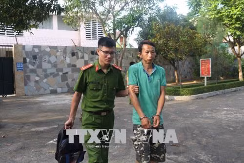 Tạm giữ đối tượng vận chuyển hơn 3,3 kg ma túy đá từ Lào về thành phố Vinh ảnh 2