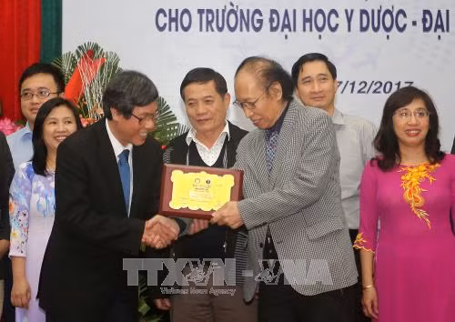 Gìn giữ vốn quý nhất của người thầy thuốc ảnh 1