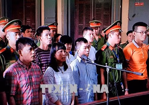 Y án sơ thẩm đối với 14 bị cáo vụ đốt kho xe, đặt bom sân bay ảnh 1