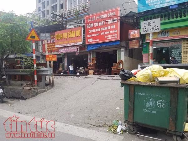 Đùa giỡn tính mạng trước mũi tàu hỏa ảnh 5