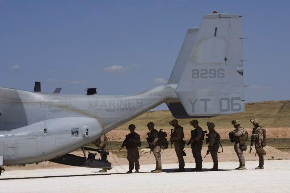 Chiêm ngưỡng dàn máy bay Mỹ ‘thả dáng’ tại căn cứ Syria ảnh 3