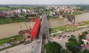Cầu Đuống mới nguy cơ dừng thi công vì mặt bằng 'án binh bất động'