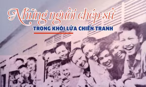 Những người chép sử trong khói lửa chiến tranh 