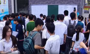 Đa số các trường THPT Hà Nội giảm điểm chuẩn lớp 10