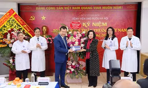 Phó Chủ tịch Quốc hội Nguyễn Thị Thanh thăm, chúc mừng Ngày 27/2