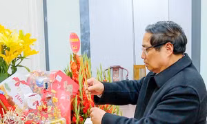 Thủ tướng Phạm Minh Chính dâng hương cố Tổng Bí thư Nguyễn Phú Trọng