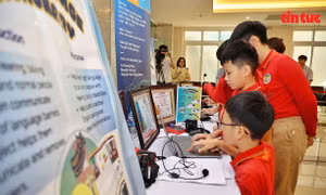 ‘Bình dân học vụ số’: Gieo tri thức, dựng tương lai số