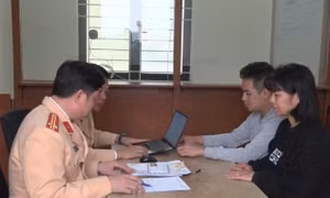 Khởi tố vụ án hình sự liên quan đến việc sử dụng giấy phép lái xe giả