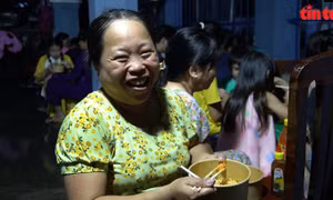 Những bữa ăn 0 đồng - Ấm lòng người lao động nghèo tại TP Hồ Chí Minh