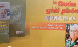 Ra mắt sách Báo Quân giải phóng miền nam Việt Nam