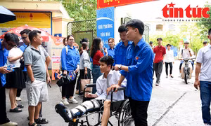 Nắng đã có mũ, mưa đã có ô tiếp sức cho các sĩ tử thi tốt nghiệp THPT 2024