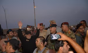 Đánh bại IS tại Mosul, Thủ tướng Iraq đích thân tới thực địa chúc mừng chiến thắng
