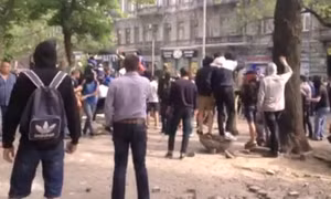 Hai phe đụng độ chết người ở Odessa, Ukraine