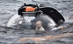 Tổng thống Putin đi tàu ngầm dò xác tàu đắm