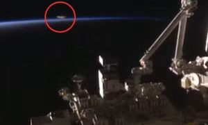 Ghi được cảnh UFO bay vọt qua trạm ISS?