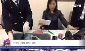 Nữ hành khách bị bắt vì được 'nhờ' mang hộ ma túy