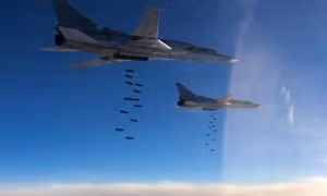 6 chiếc Tu-22M3 của Nga hợp lực dội bom IS