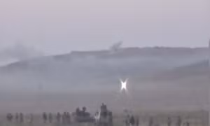 Cận cảnh quân đội Syria giao tranh kịch liệt với IS trên sa mạc