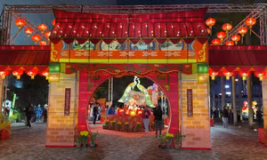 Rộn ràng lễ hội đèn lồng Tết Nguyên tiêu tại Hong Kong (Trung Quốc)