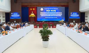 Thu hút đầu tư để tạo động lực tăng trưởng hai con số