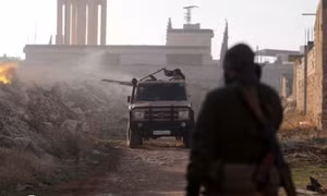 Phiến quân tràn vào Aleppo, quân đội Syria rút lui chờ phản công