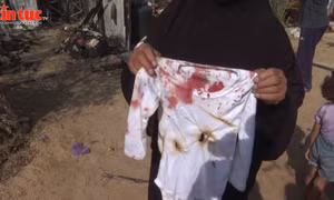 Người dân Palestine tháo chạy sau cuộc tập kích lều trú ẩn của Israel trong đêm