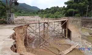 Khó khăn trong tái thiết cuộc sống ở tâm lũ Nhôn Mai, Nghệ An