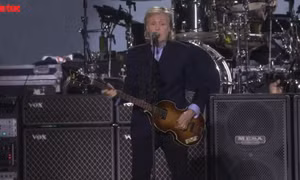 Huyền thoại âm nhạc Paul McCartney gây ấn tượng mạnh khi biểu diễn tại Argentina 