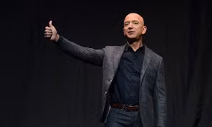 Ông chủ Amazon vẫn là người giàu nhất thế giới